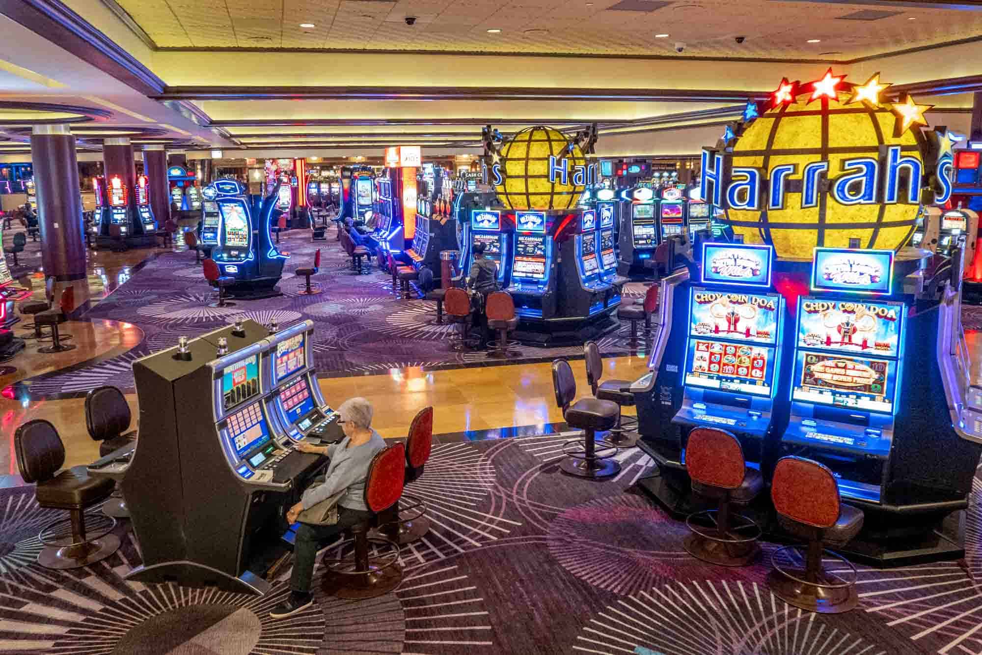 Slot Makinelerinde Kazanç Dengesi: Risk Yönetimi ve Stratejik Analiz